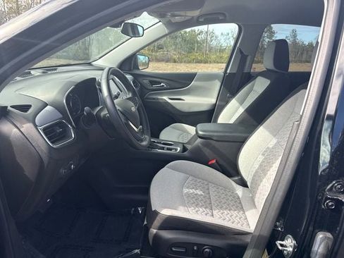Used 2024 Chevrolet Equinox LT image 3