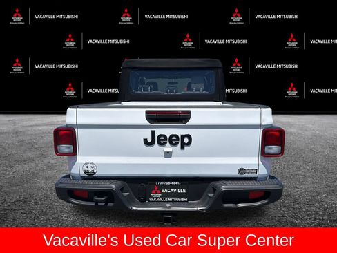 Used 2024 Jeep Gladiator Sport AWD/4WD image 4