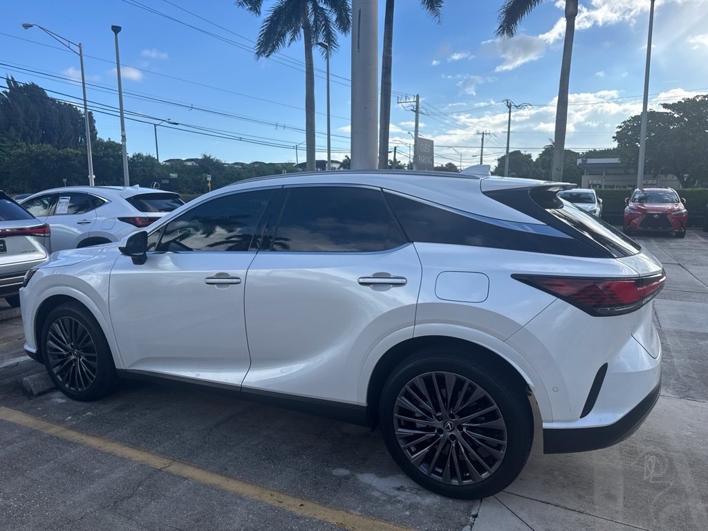 Certified 2025 Lexus RX 450h AWD w/ Luxury Package image 5