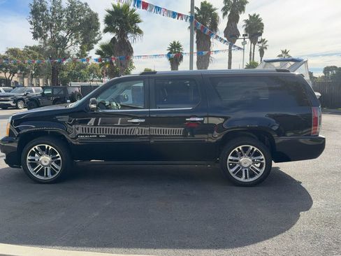 Used 2013 Cadillac Escalade ESV Premium image 5