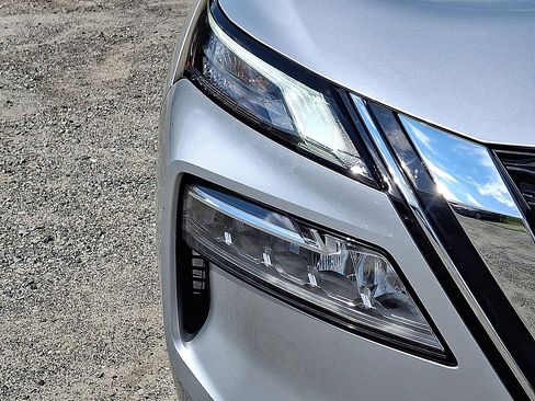 Used 2023 Nissan Rogue SV AWD/4WD image 27