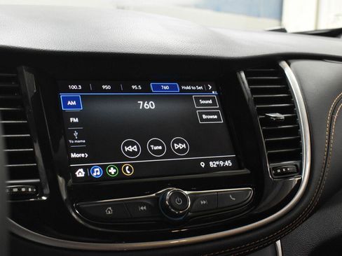 Used 2022 Chevrolet Trax LT w/ LT Convenience Package AWD/4WD image 18