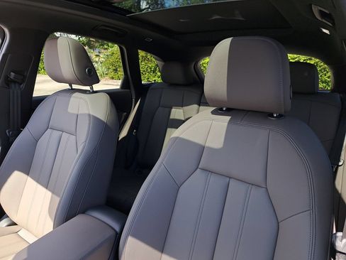 Used 2025 Audi Q5 Premium w/ Convenience Package AWD/4WD image 17