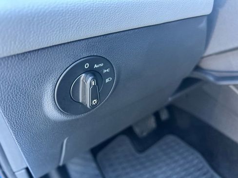 Certified 2023 Volkswagen Taos SE image 57