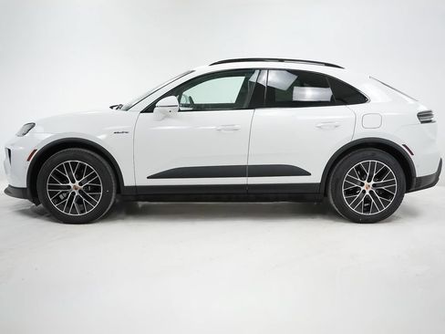 Used 2026 Porsche Macan 4 Electric AWD/4WD image 2