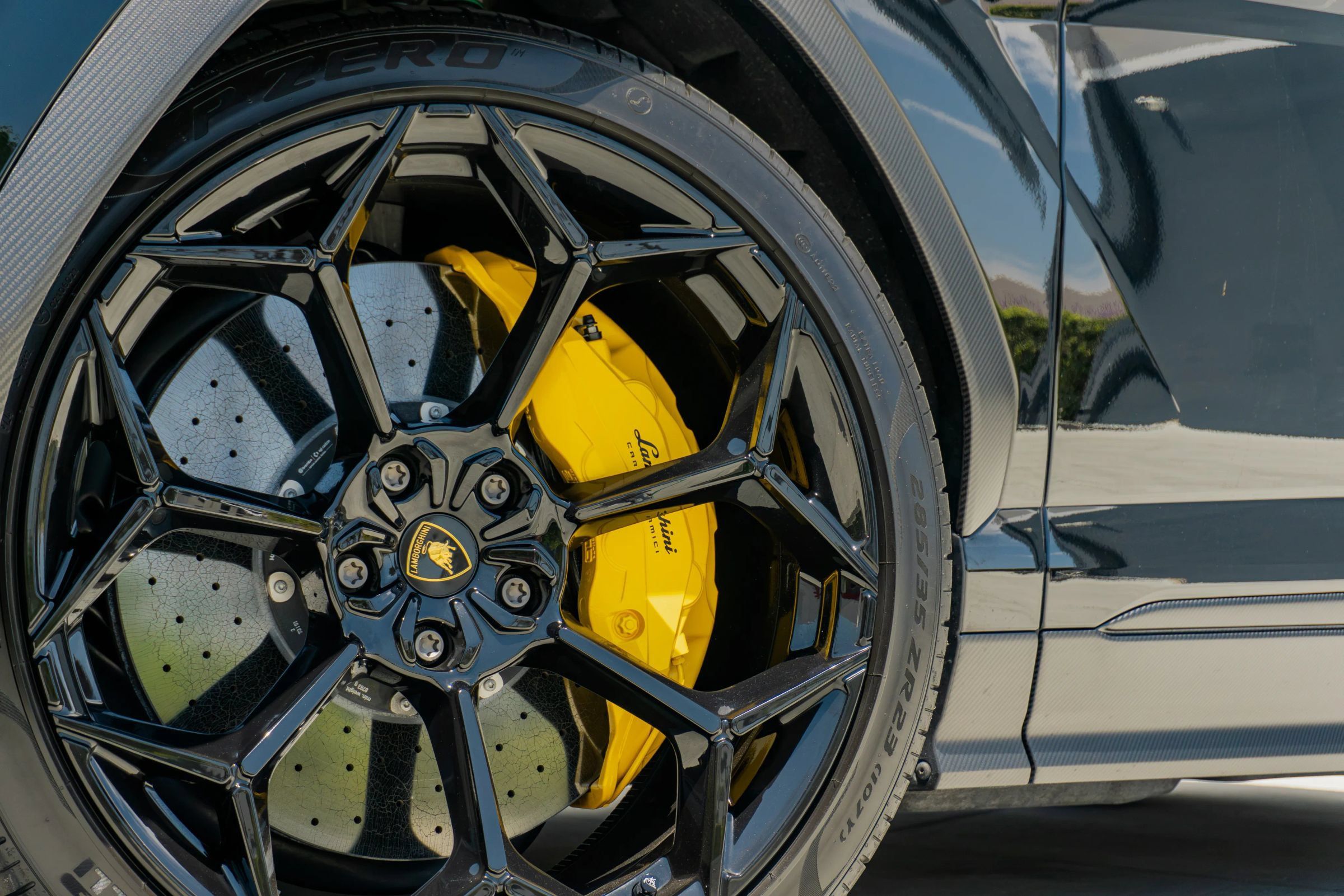 Used 2024 Lamborghini Urus Performante AWD/4WD image 29