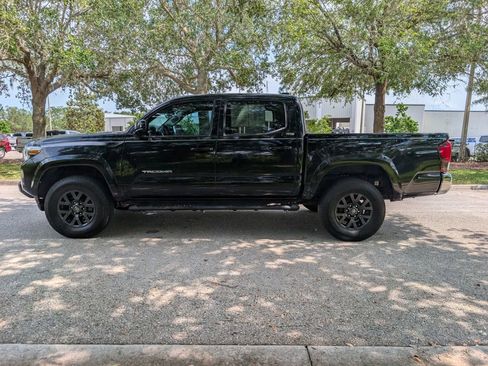 Used 2021 Toyota Tacoma SR5 RWD image 5