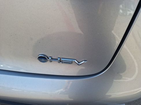 Used 2023 Toyota Prius LE image 12