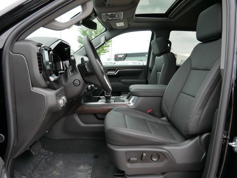 New 2026 GMC Sierra 1500 SLT w/ SLT Convenience Package AWD/4WD image 4