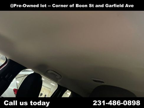Used 2020 Jeep Renegade Latitude w/ Cold Weather Group AWD/4WD image 13