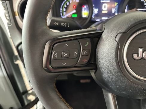 Used 2024 Jeep Wrangler Unlimited image 15