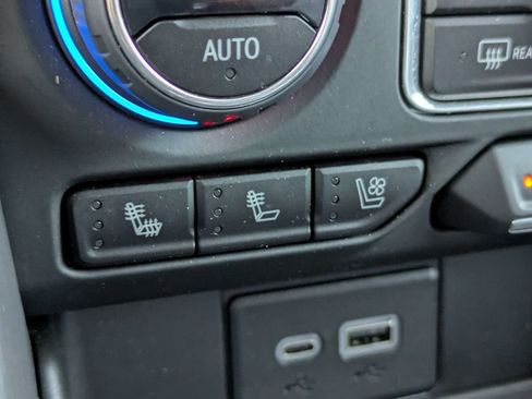 Used 2023 Chevrolet Tahoe Premier AWD/4WD image 25