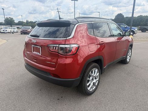Used 2025 Jeep Compass Limited AWD/4WD image 3