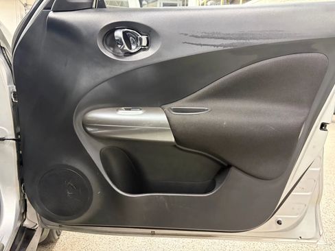 Used 2011 Nissan Juke SL AWD/4WD image 28