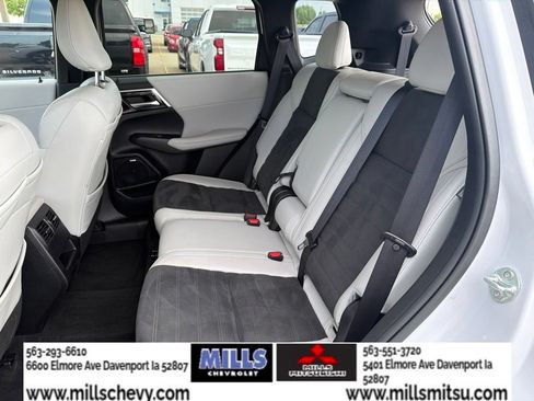 Used 2025 Mitsubishi Outlander SE FWD image 21