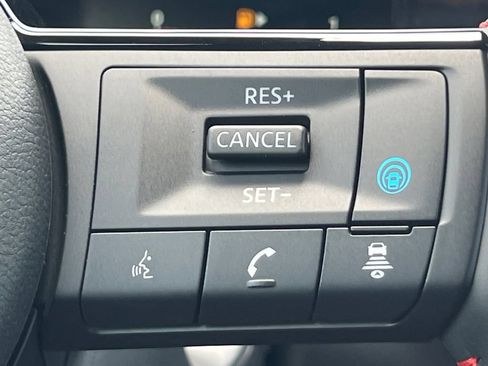 New 2026 Nissan Kicks SR w/ Interior Electronics Package FWD image 13