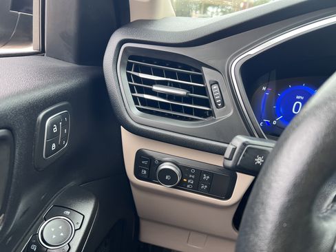 Used 2020 Ford Escape Titanium image 30