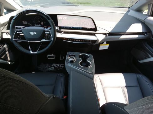 New 2027 Cadillac Optiq Sport w/ LPO, ONYX Package AWD/4WD image 16