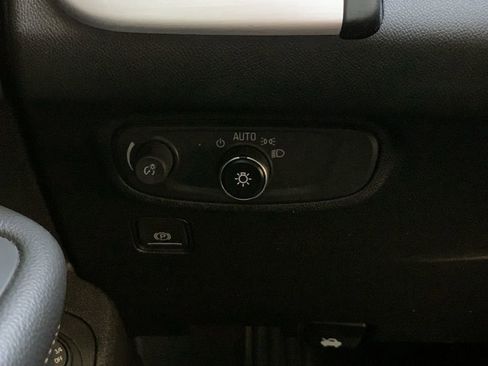 Certified 2018 GMC Terrain SLE w/ Driver Convenience Package image 16