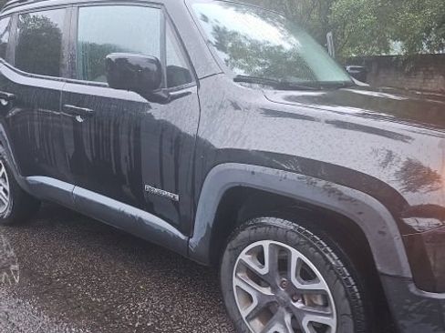 Used 2015 Jeep Renegade Latitude w/ Popular Equipment Group AWD/4WD image 3