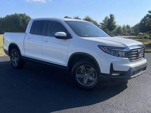 Certified 2023 Honda Ridgeline RTL image 2