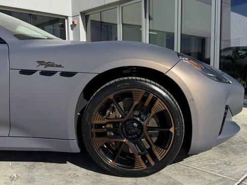 New 2025 Maserati GranTurismo Folgore image 9