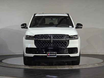 New 2025 Lincoln Navigator Reserve w/ Jet Appearance Package