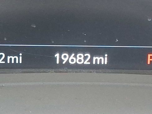 Used 2023 Buick Envision Avenir image 21