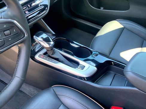Used 2025 Buick Envista Avenir FWD image 18