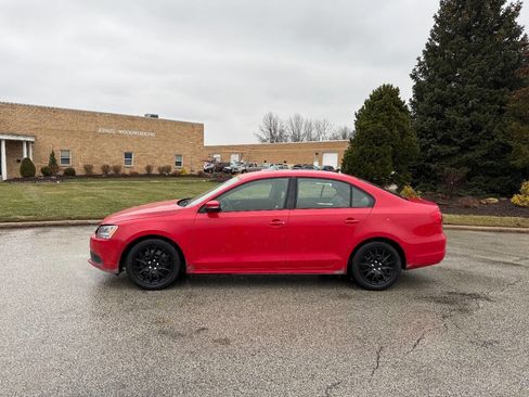 Used 2014 Volkswagen Jetta SE image 2