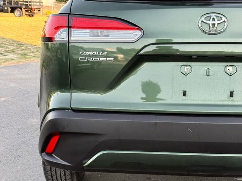 Used 2022 Toyota Corolla Cross LE FWD image 11