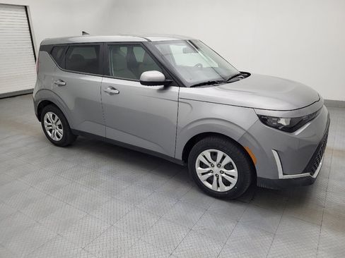 Used 2024 Kia Soul LX image 11