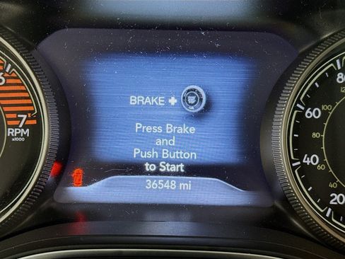 Used 2022 Jeep Cherokee Limited w/ Mopar Interior Package AWD/4WD image 16