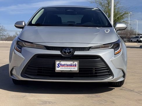 Used 2024 Toyota Corolla LE image 2