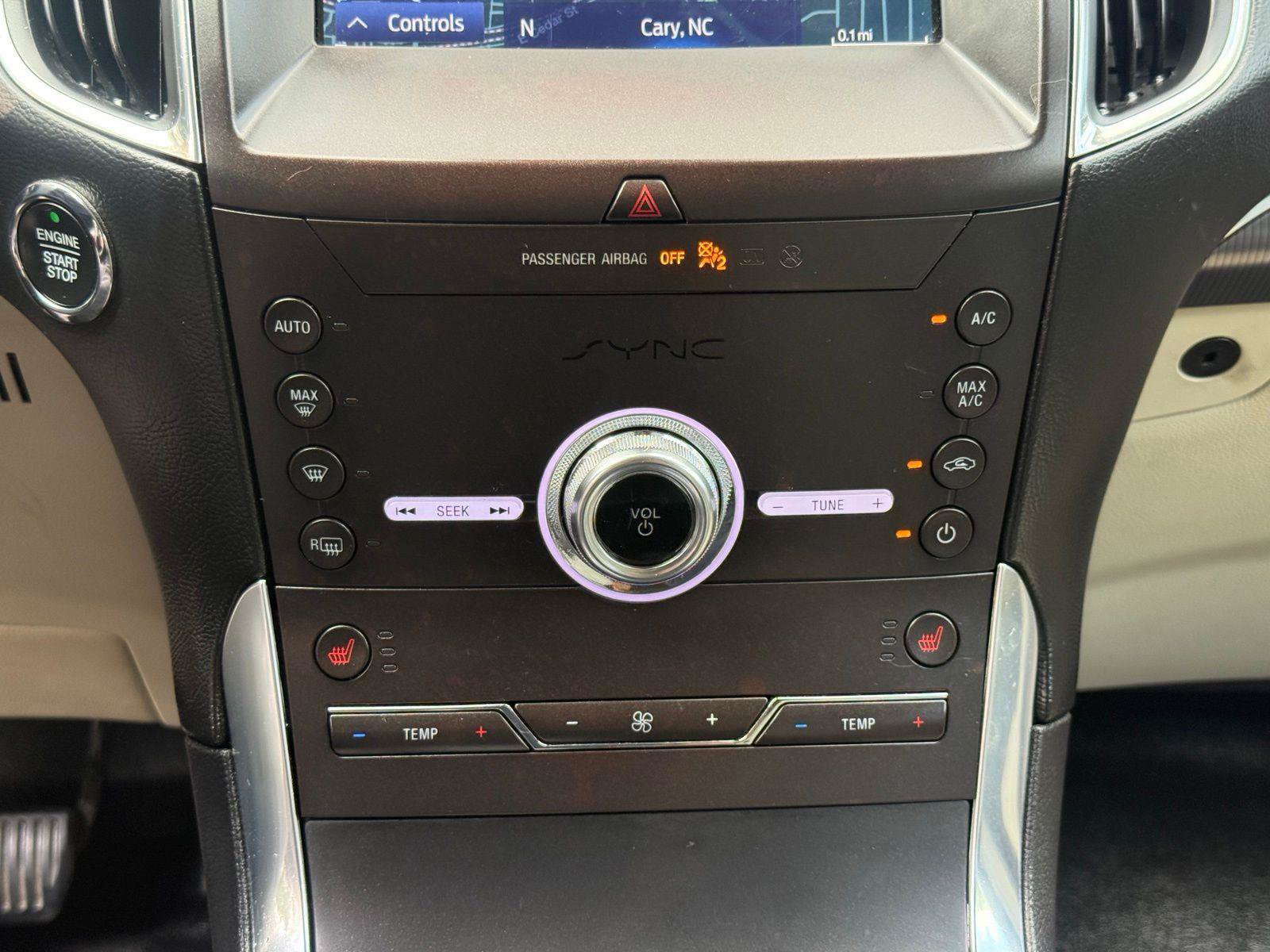 Used 2020 Ford Edge Titanium FWD image 46