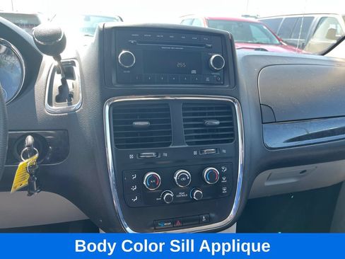 Used 2015 Dodge Grand Caravan SE w/ Quick Order Package 29E SE FWD image 19