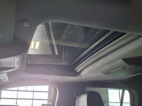 Used 2018 Chevrolet Tahoe LT AWD/4WD image 19