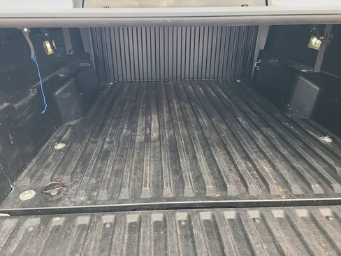 Certified 2024 Toyota Tacoma SR5 AWD/4WD image 9