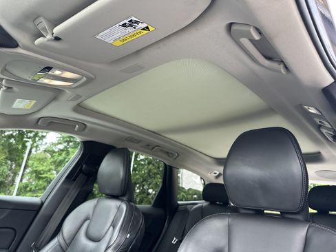 Used 2023 Volvo XC60 B5 Ultimate FWD image 28