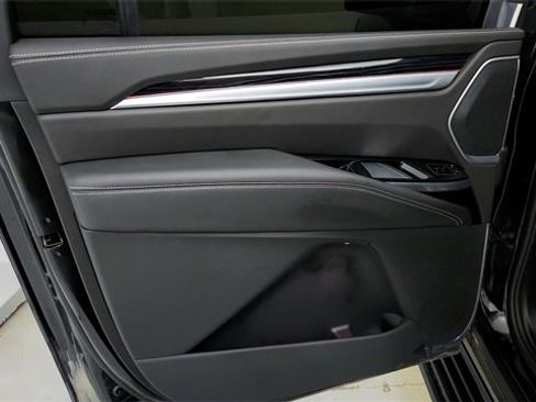 Used 2026 Cadillac Escalade ESV Sport w/ LPO, ONYX Package image 15