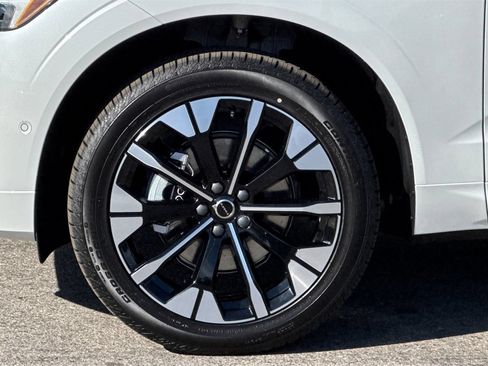Used 2026 Volvo XC60 B5 Plus w/ Protection Package Premier AWD/4WD image 28