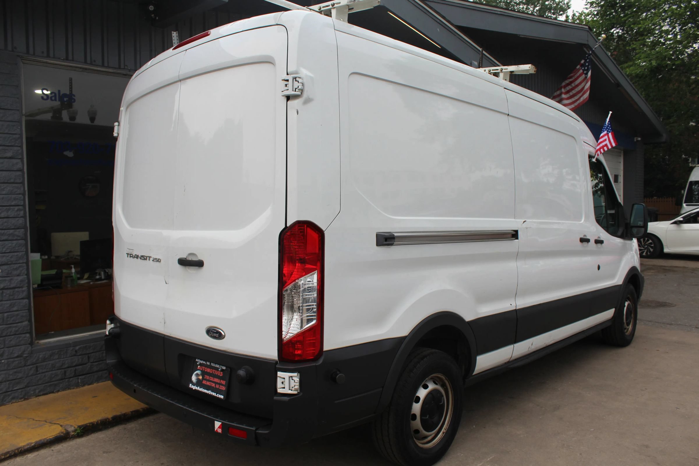Used 2015 Ford Transit 250 148 Medium Roof w/ Interior Upgrade Package RWD image 3