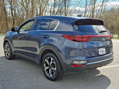 Used 2022 Kia Sportage LX image 4