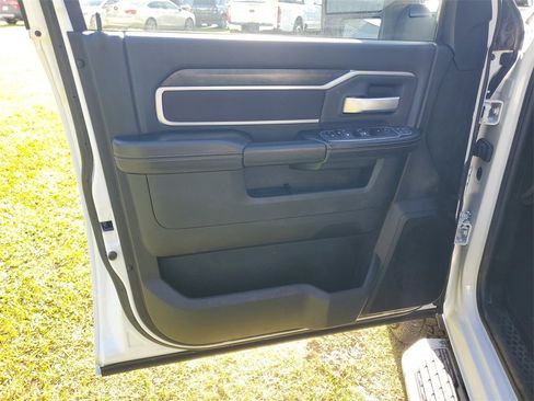 Used 2024 RAM 2500 Big Horn image 10