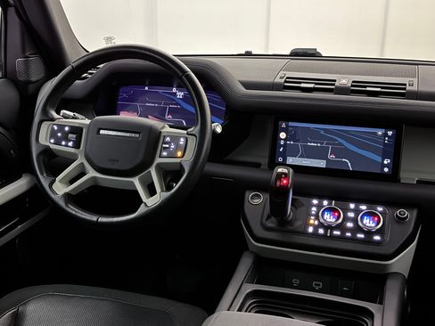 Used 2020 Land Rover Defender 110 First Edition image 30