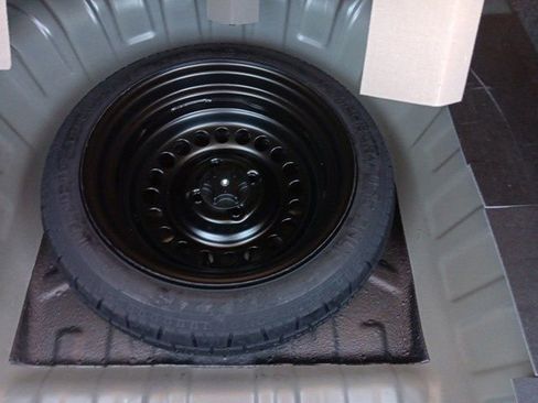 New 2025 Nissan Versa SR w/ Trunk Package image 29