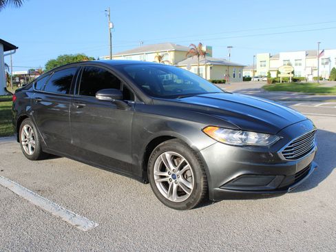 Used 2018 Ford Fusion SE image 21