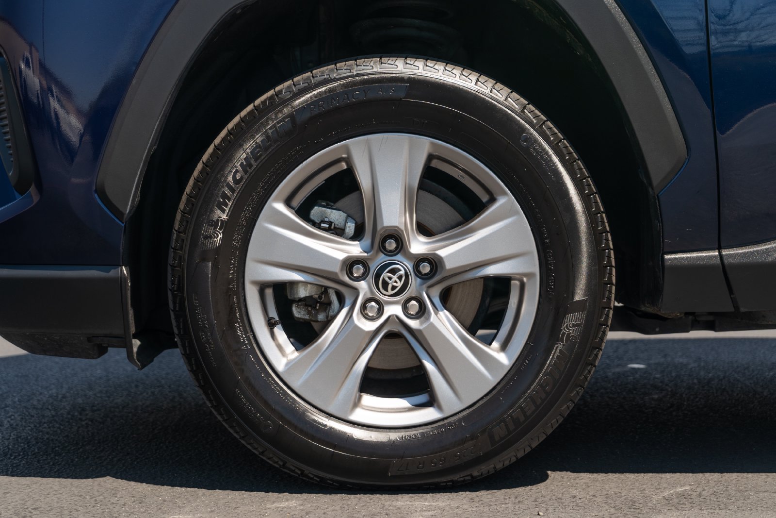Certified 2025 Toyota RAV4 XLE FWD image 6