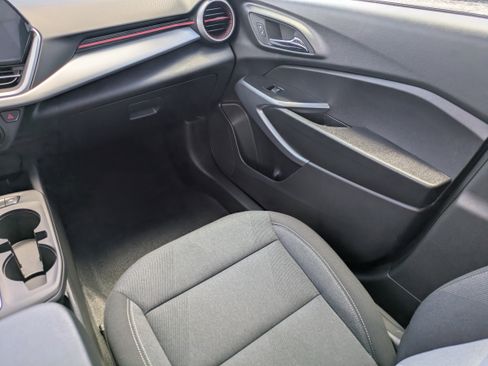 New 2026 Chevrolet Trax RS w/ Sunroof Package FWD image 16