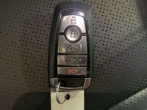 Used 2025 Ford F150 Lariat w/ Equipment Group 501A Mid AWD/4WD image 9